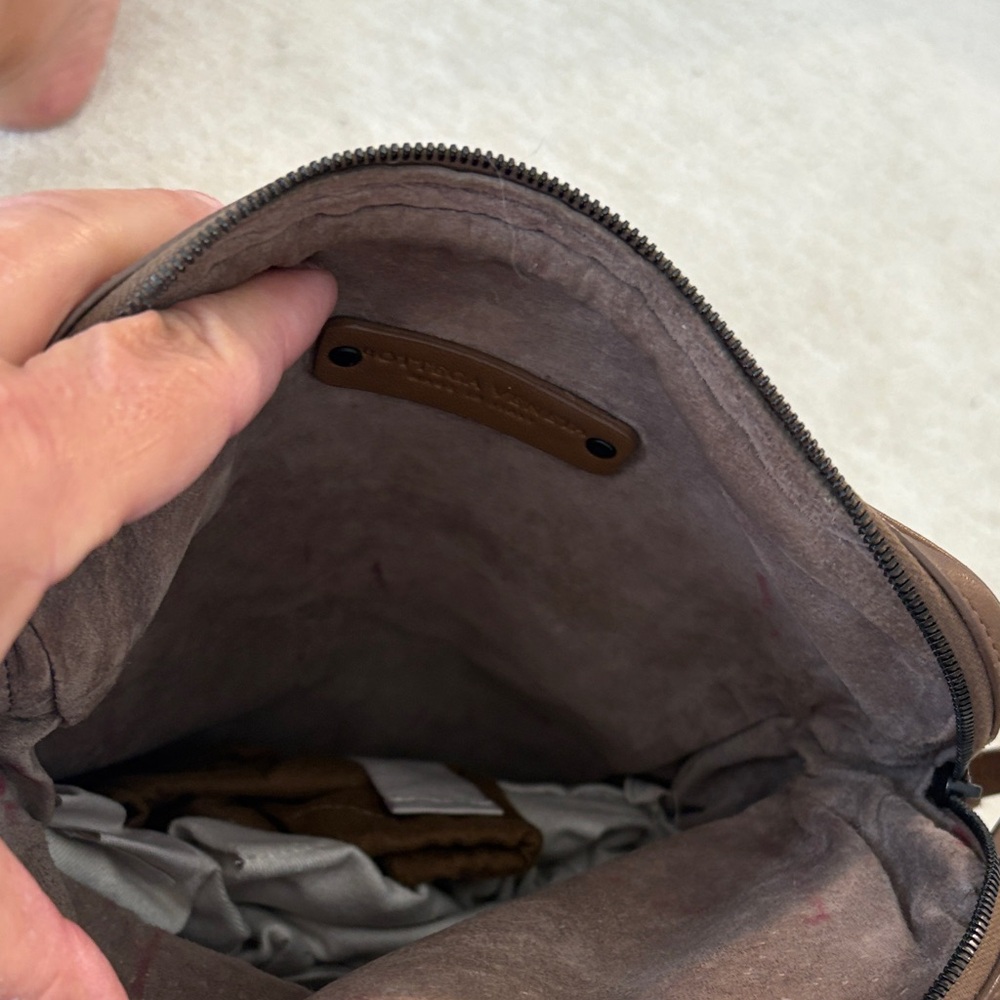 Elegant Brown Woven Leather Crossbody Bag - Picture 7 of 7